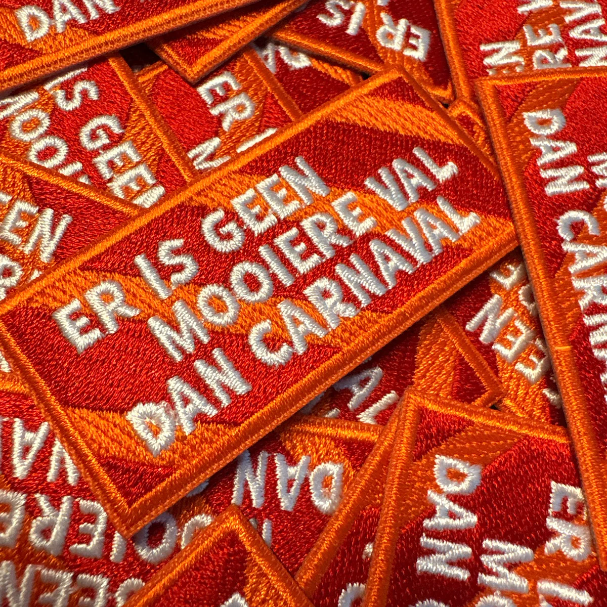 Er is geen mooiere val dan carnaval - Geenmooierevaldancarnaval kielegatemblemen - IN006-08
