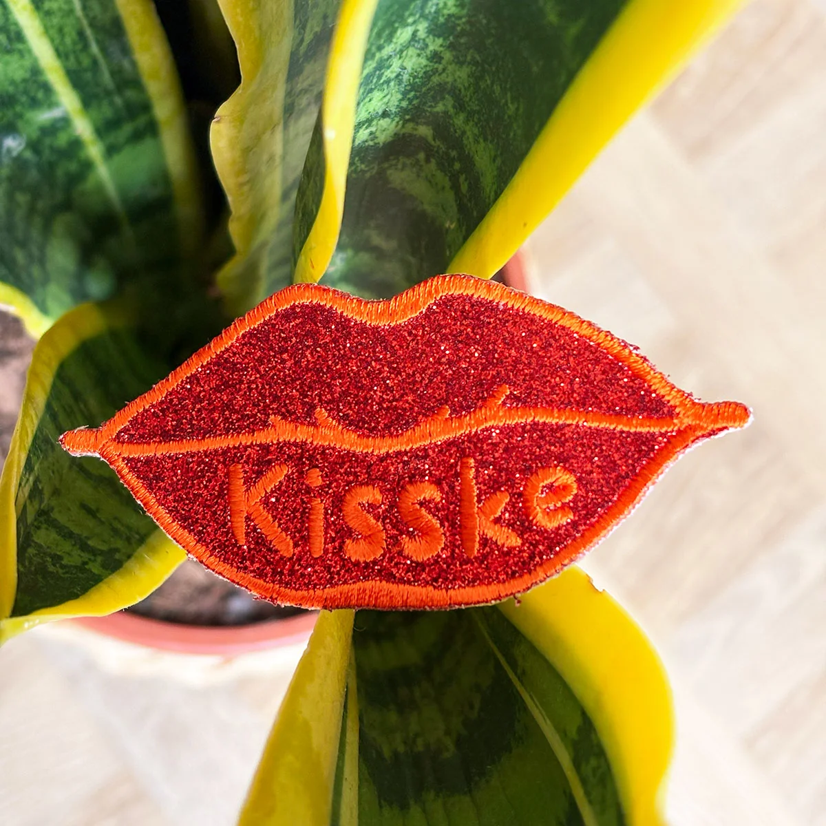 Kisske - Kusembleem kisskebreda emblemenkielegat 1 - IN116-16